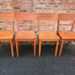 16 Holzstühle aus den 1950er Jahren – Vintage Holzstühle im klassischen Stil –Viele verfügbar– Massivholz Esszimmerstühle mit Patina Frankfurter Stühle Holzstühle Küchenstühle Kneipenstühle Essszimmerstuhl 1940er 1950er. Stühle werden nach Umwandlung von TREWIENS zu Unikaten