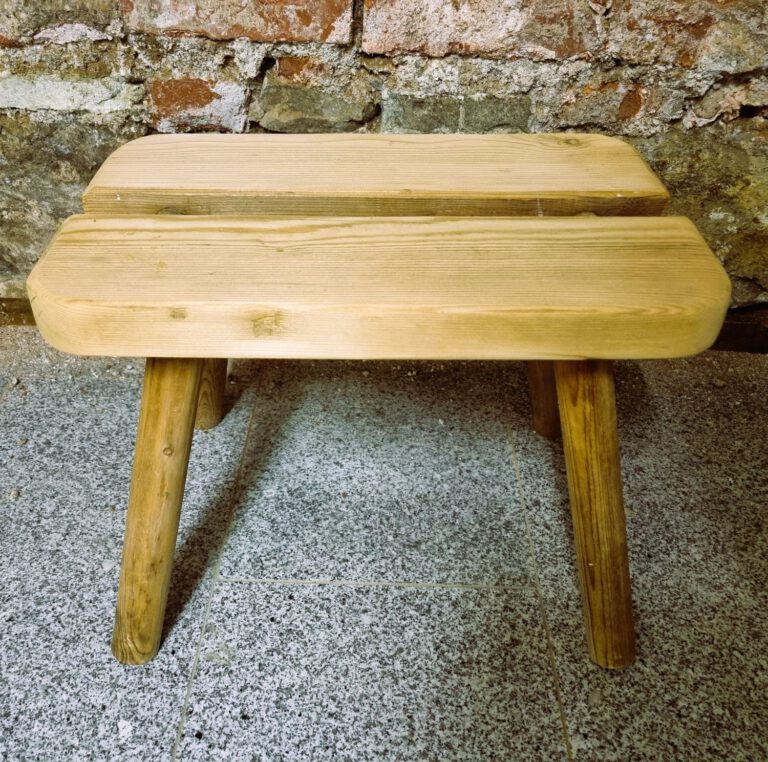 Alter schlichter Schemel Hocker aus der Rhön